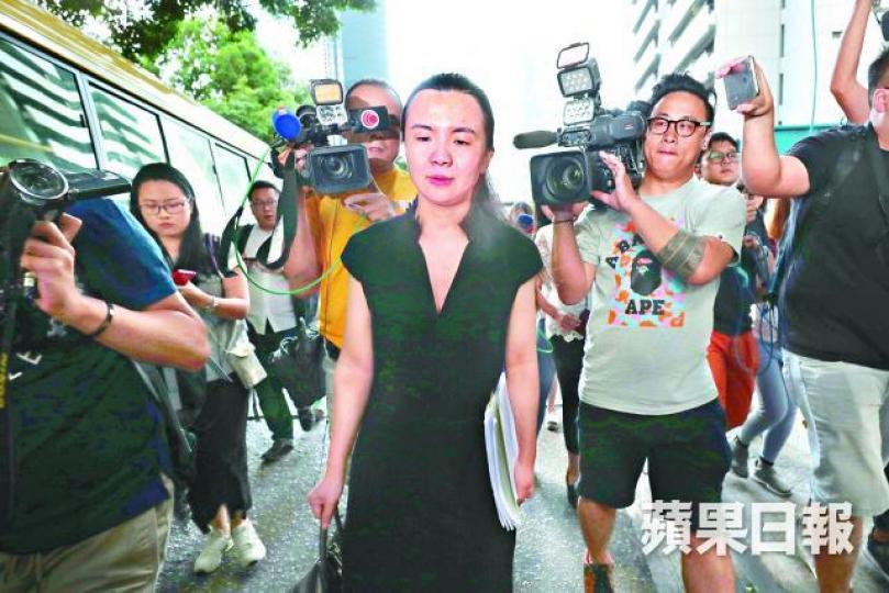 ■唐琳玲法庭偷拍照片案被《環時》拿來批評部分香港媒體雙重標準。資料圖片 ■唐琳玲法庭偷拍照片案被《環時》拿來批評部分香港媒體雙重標準。資料圖片
