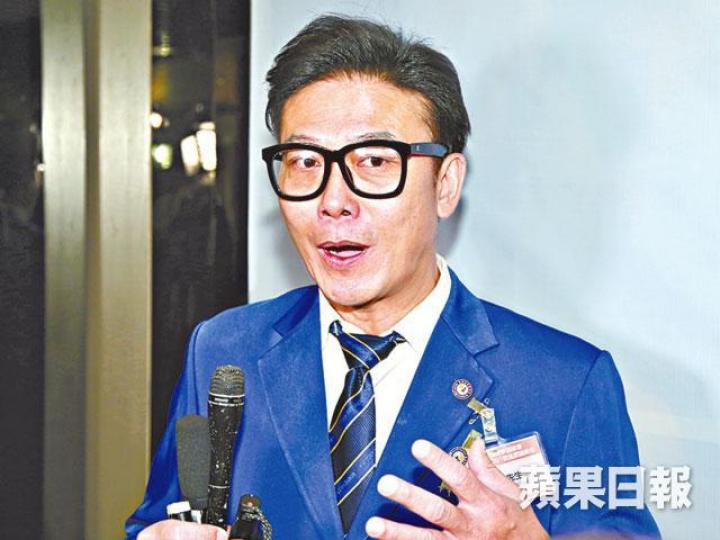 ■錢小豪前晚出席活動時稱兒子愛賽車多於打拳。 ■錢小豪前晚出席活動時稱兒子愛賽車多於打拳。
