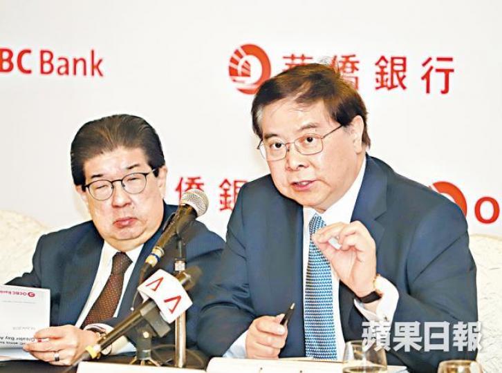 ■華僑銀行行政總裁錢乃驥(右)認為,大灣區將是大中華市場內增長較快的領域。譚德潤攝 ■華僑銀行行政總裁錢乃驥(右)認為,大灣區將是大中華市場內增長較快的領域。譚德潤攝