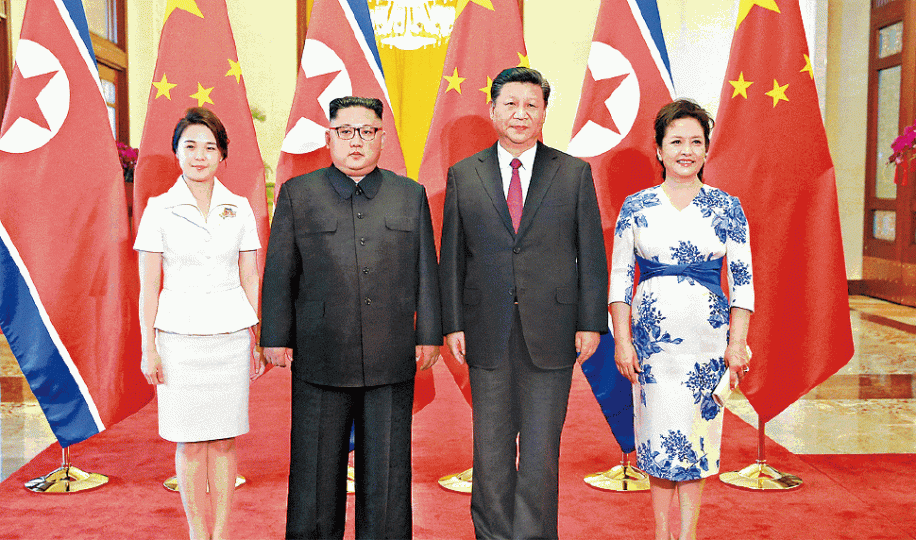■習近平夫婦在人民大會堂接待金正恩夫婦。■金正恩昨乘專機返回北韓。 ■習近平夫婦在人民大會堂接待金正恩夫婦。■金正恩昨乘專機返回北韓。