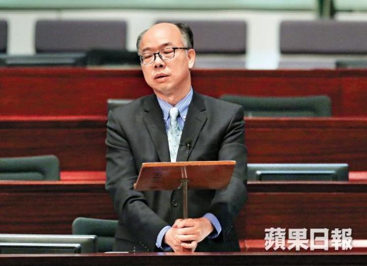 ■運輸及房屋局局長陳帆昨未有正面回應會否下台。何頴賢攝 ■運輸及房屋局局長陳帆昨未有正面回應會否下台。何頴賢攝