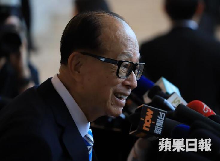 ■李嘉誠近日不停購買長實股份,目前長實股價肯定在他眼中是非常超值。 資料圖片 ■李嘉誠近日不停購買長實股份,目前長實股價肯定在他眼中是非常超值。 資料圖片