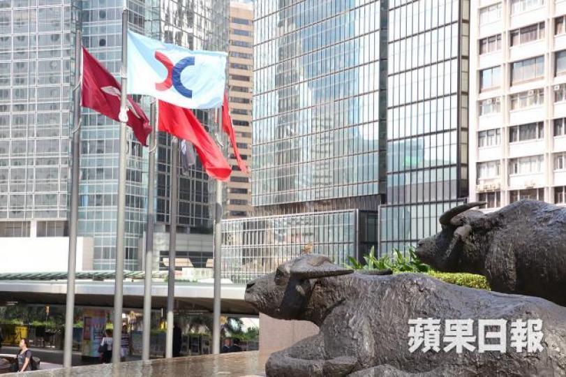■貿易戰惡化,指數上落範圍被逼退落一格,恒指稍後上落市格局未必有大變。資料圖片 ■貿易戰惡化,指數上落範圍被逼退落一格,恒指稍後上落市格局未必有大變。資料圖片