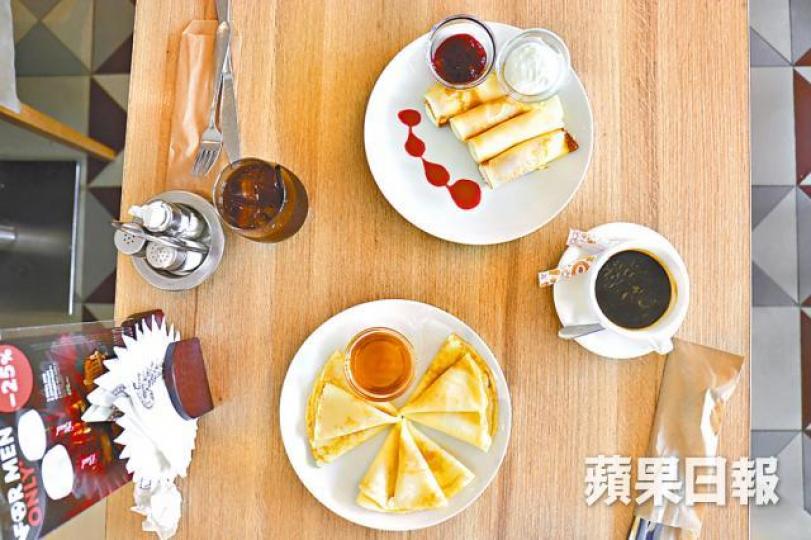 ■俄式薄餅甚具特色,配上咖啡已是一頓令人滿足的早餐。 ■俄式薄餅甚具特色,配上咖啡已是一頓令人滿足的早餐。