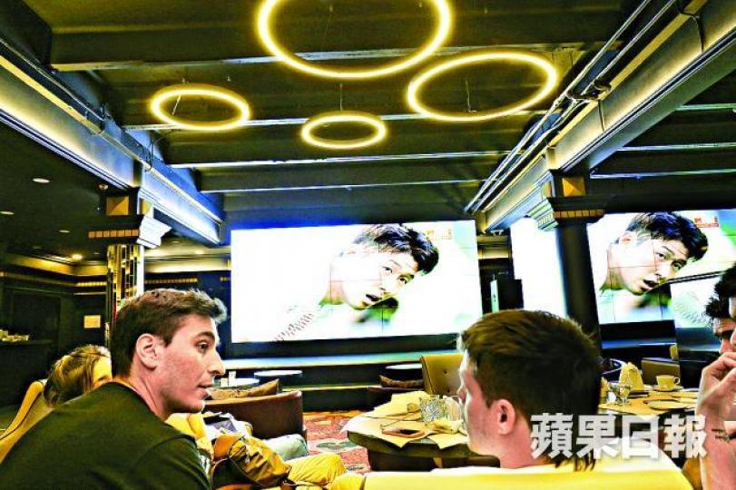 ■會所式投注站裝修瑰麗堂皇,更有大電視供賭客睇波。 ■會所式投注站裝修瑰麗堂皇,更有大電視供賭客睇波。