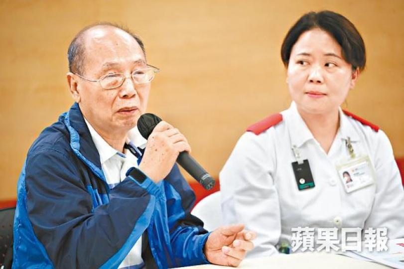 ■陳先生(左)說患癌初期出現尿頻、前列腺肥腫等症狀。 ■陳先生(左)說患癌初期出現尿頻、前列腺肥腫等症狀。