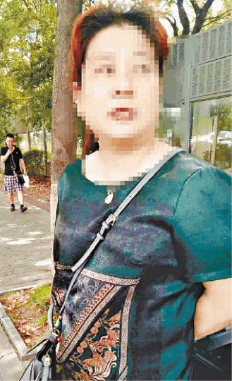■寧波拾遺不報的大媽惹起公憤。 互聯網 ■寧波拾遺不報的大媽惹起公憤。 互聯網