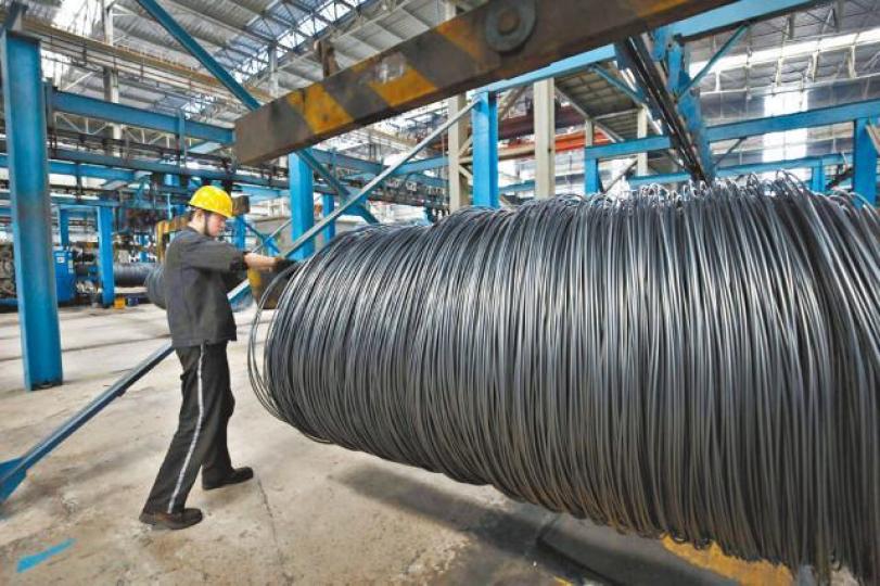 ■「中國製造2025」是李克強提出的製造業政策;圖為內地鋼鐵工廠情況。劉鶴 ■「中國製造2025」是李克強提出的製造業政策;圖為內地鋼鐵工廠情況。劉鶴