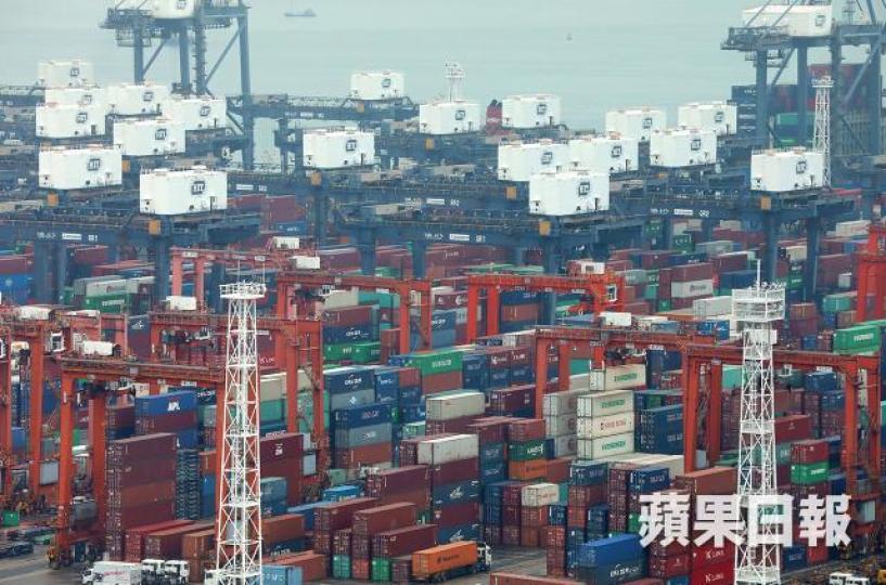 ■本地港口貨物吞吐量下跌。 ■本地港口貨物吞吐量下跌。