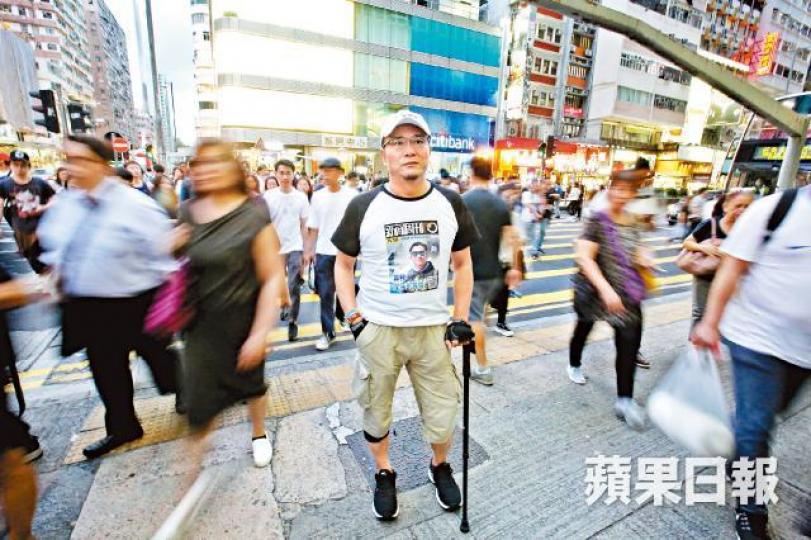 ■維權爸爸郭利因為被奶粉商反咬一口控告敲詐勒索陷獄5年,腦子、腿子、腸胃都被搞壞了。黃耀興攝 ■維權爸爸郭利因為被奶粉商反咬一口控告敲詐勒索陷獄5年,腦子、腿子、腸胃都被搞壞了。黃耀興攝