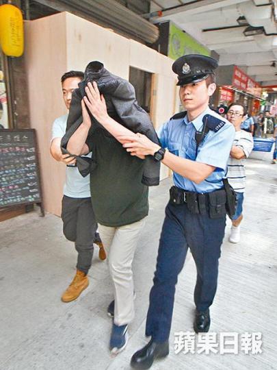 ■69歲男子涉嫌未經註冊作中醫執業被捕。劉柏麟攝 ■69歲男子涉嫌未經註冊作中醫執業被捕。劉柏麟攝