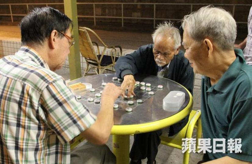 ■年金公司料會開闢一條熱線,專門解答長者就年金計劃疑問。資料圖片 ■年金公司料會開闢一條熱線,專門解答長者就年金計劃疑問。資料圖片