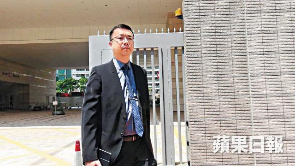 ■血庫顧問醫生黃立己供稱,血庫職員眼中的深切治療部病人個個都urgent。羅日昇攝 ■血庫顧問醫生黃立己供稱,血庫職員眼中的深切治療部病人個個都urgent。羅日昇攝