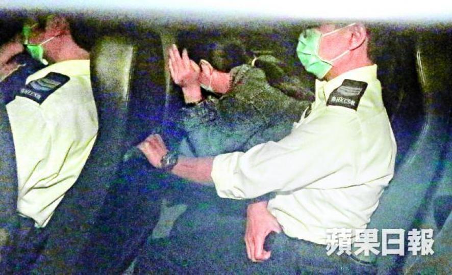 ■林林的母親昨再被押上庭,大律師代表求情時稱她非蓄意令女兒捱餓。何頴賢攝 ■林林的母親昨再被押上庭,大律師代表求情時稱她非蓄意令女兒捱餓。何頴賢攝