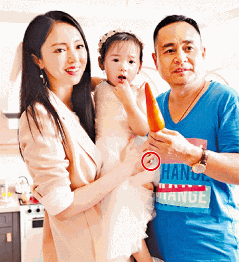 ■董璇名下親子店日前開業,被指再戴婚戒(紅圈示)撐夫。■高雲翔在澳洲拍攝新劇《阿那亞戀情》期間爆出涉嫌性侵醜聞。 ■董璇名下親子店日前開業,被指再戴婚戒(紅圈示)撐夫。■高雲翔在澳洲拍攝新劇《阿那亞戀情》期間爆出涉嫌性侵醜聞。