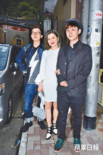 ■樂易玲昨晚開生日派對,兩名兒子都有出席。■阿田單拖現身,還帶酒做賀禮。■歐陽震華現身湊熱鬧。 ■樂易玲昨晚開生日派對,兩名兒子都有出席。■阿田單拖現身,還帶酒做賀禮。■歐陽震華現身湊熱鬧。