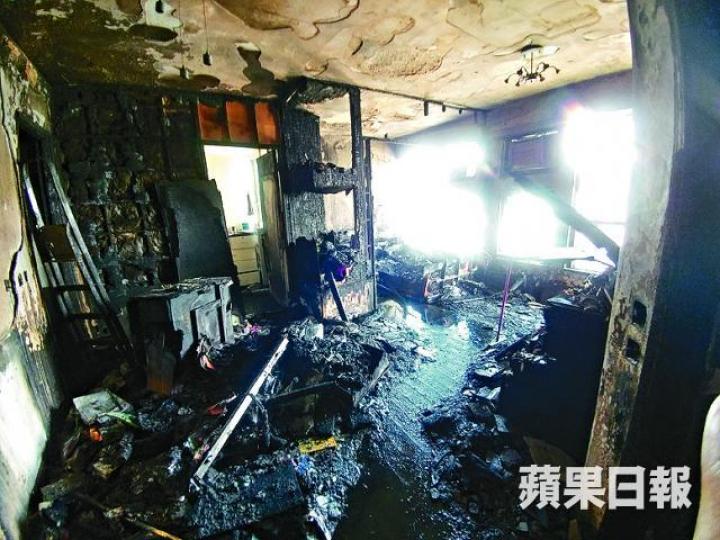 ■起火單位嚴重焚毀。