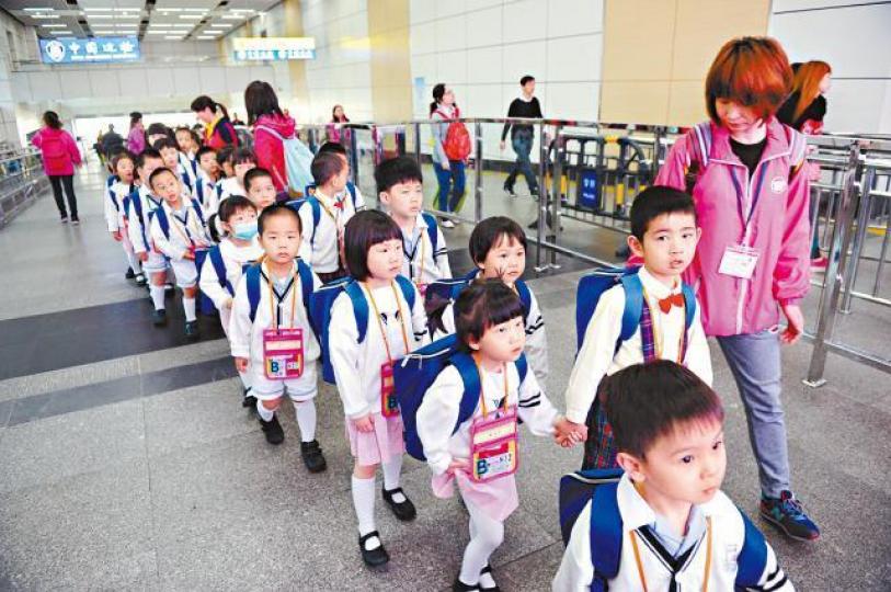 ■有指香港出生率不高,但深圳的出生率高足以彌補不足。 ■有指香港出生率不高,但深圳的出生率高足以彌補不足。