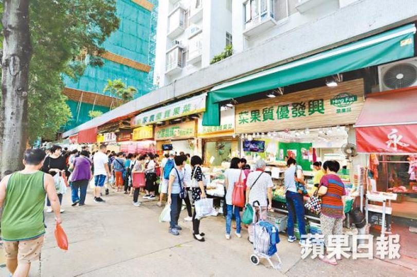 ■珀玥樓下有街市,生活方便,惟老鼠曱甴特別多。譚德潤攝 ■珀玥樓下有街市,生活方便,惟老鼠曱甴特別多。譚德潤攝
