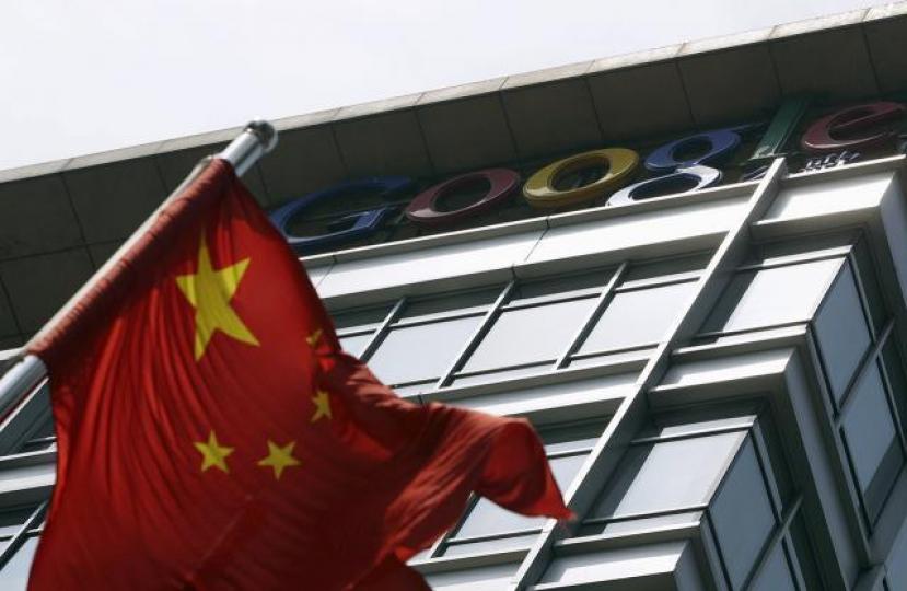 ■美國巨企近年紛與內地企業合作,包括Google斥5.5億美元入股京東推銷商品。資料圖片 ■美國巨企近年紛與內地企業合作,包括Google斥5.5億美元入股京東推銷商品。資料圖片