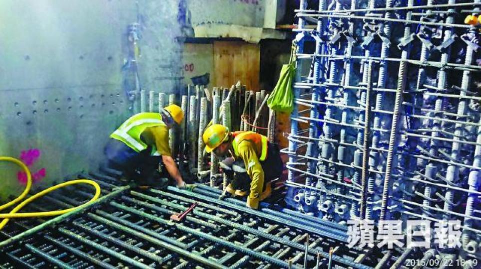 ■由禮頓承建的沙中綫紅磡站早前爆出有工人疑剪短鋼筋造假。資料圖片何安達禮頓總經理Karl Speed陳淑莊盧偉國 ■由禮頓承建的沙中綫紅磡站早前爆出有工人疑剪短鋼筋造假。資料圖片何安達禮頓總經理Karl Speed陳淑莊盧偉國
