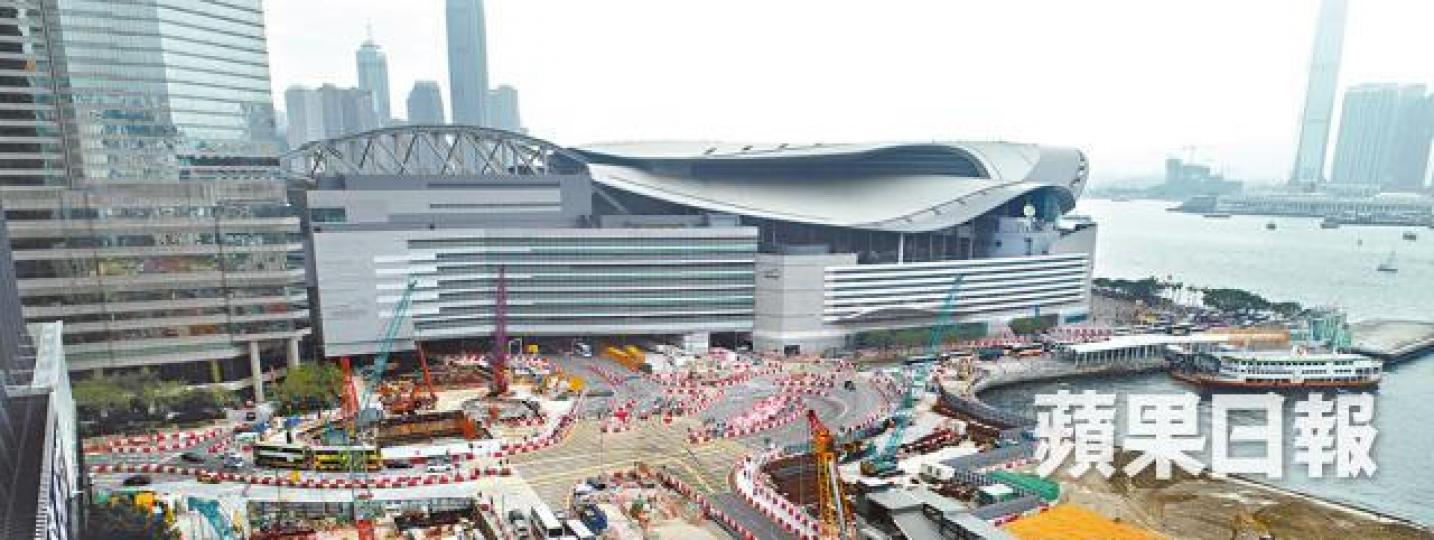 ■沙中綫會展站的挖掘工程曾被揭超出容許深度。資料圖片 ■沙中綫會展站的挖掘工程曾被揭超出容許深度。資料圖片