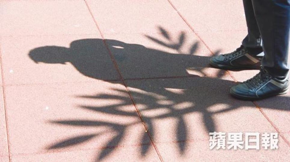 ■不願上鏡的80後買家投訴經紀實牙實齒表示「一定可造八成按揭」。 ■不願上鏡的80後買家投訴經紀實牙實齒表示「一定可造八成按揭」。