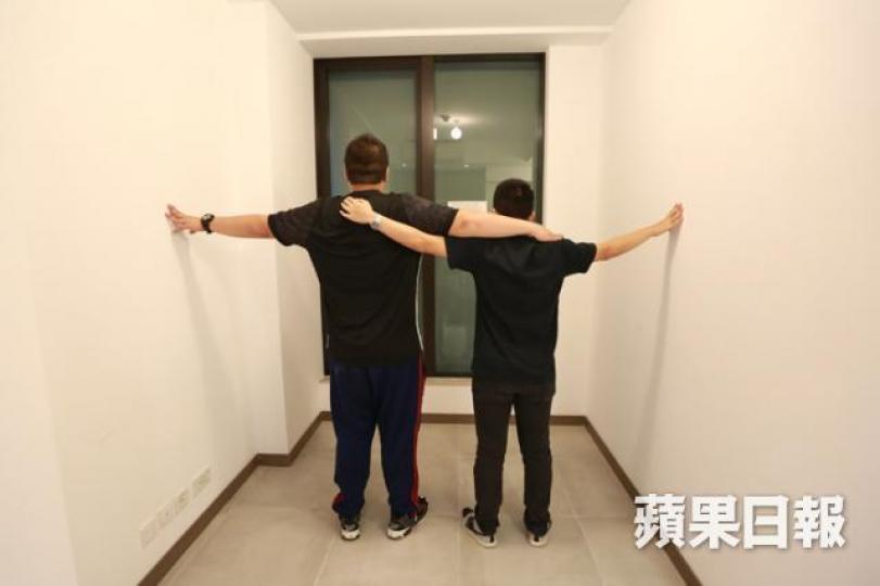 ■香港土地問題越趨嚴重,樓價持續攀升,從籠屋到劏房、最後進化為納米樓。資料圖片 ■香港土地問題越趨嚴重,樓價持續攀升,從籠屋到劏房、最後進化為納米樓。資料圖片