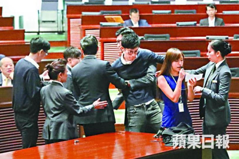 ■聯署英國議員關注梁頌恆及游蕙禎闖立會被判非法集結罪成。資料圖片 ■聯署英國議員關注梁頌恆及游蕙禎闖立會被判非法集結罪成。資料圖片