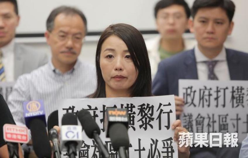 ■劉小麗引劉霞獲准前往德國為例，呼籲港人只要堅持下去，必可以奪回應有權利。夏家朗攝