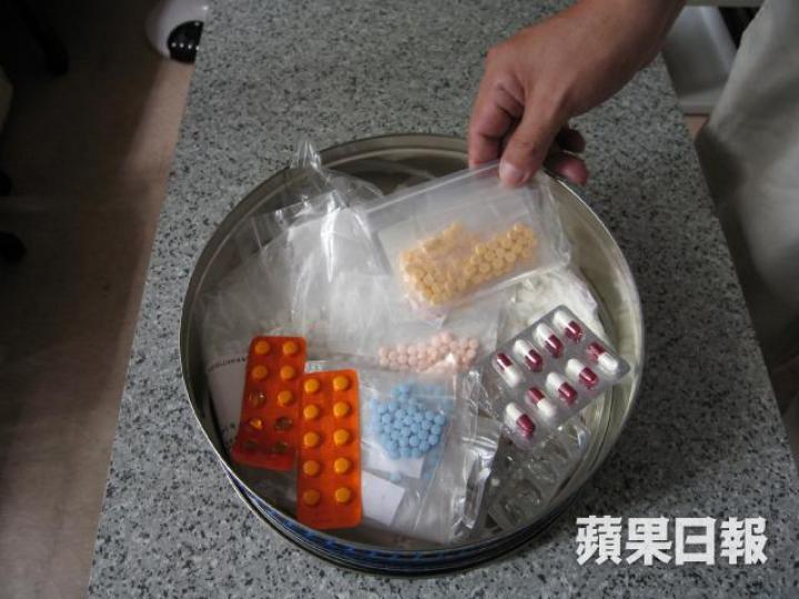 ■筆者稱,公院普通科門診的診症以8分鐘為基準,醫生難向病詳細解釋服用藥物的藥性等細節,認為發展基曾醫療改善情況。 ■筆者稱,公院普通科門診的診症以8分鐘為基準,醫生難向病詳細解釋服用藥物的藥性等細節,認為發展基曾醫療改善情況。