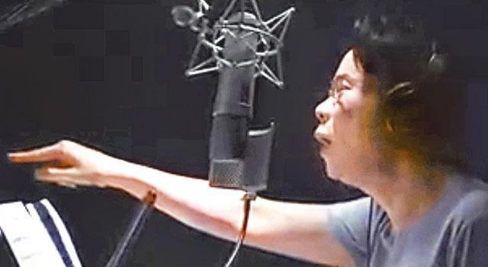 ■志雲為演嘢會錄歌拍MV，歌詞中更重提捲涉貪事件。互聯網圖片■志雲坦承派歌播放，未知其他台會否接受。互聯網圖片