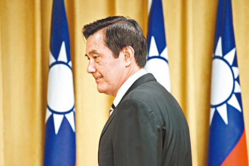 ■馬英九卸任總統後有5宗官司纏身,包括洩密案遭判囚4個月仍在上訴中。■檢察官周士榆昨表示就「三中案」,起訴馬英九等六人。 ■馬英九卸任總統後有5宗官司纏身,包括洩密案遭判囚4個月仍在上訴中。■檢察官周士榆昨表示就「三中案」,起訴馬英九等六人。