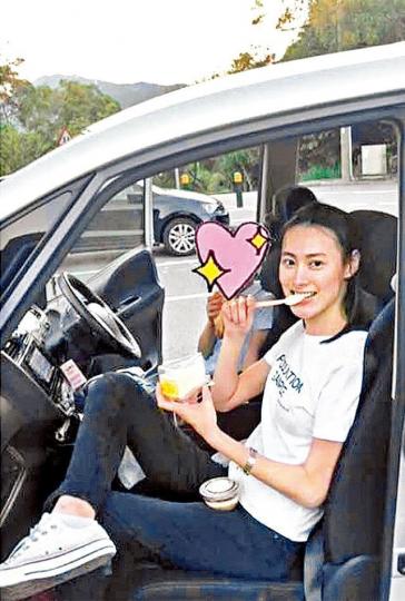 ■梁洛施昨日又帶兒子遊車河睇日落。互聯網圖片■梁洛施日前慶祝30歲生日,三名公子當然在場及拍照留念。資料圖片 ■梁洛施昨日又帶兒子遊車河睇日落。互聯網圖片■梁洛施日前慶祝30歲生日,三名公子當然在場及拍照留念。資料圖片
