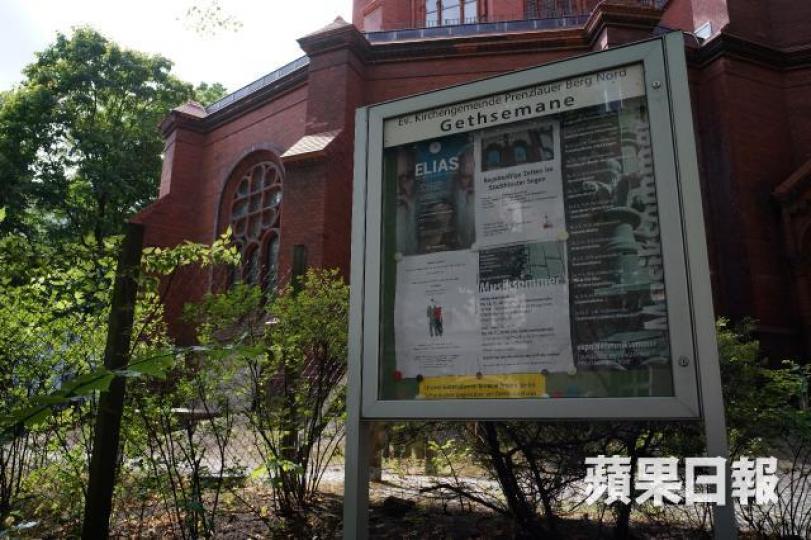 ■柏林客西馬尼教堂今舉行劉曉波追思會。何家達攝 ■柏林客西馬尼教堂今舉行劉曉波追思會。何家達攝