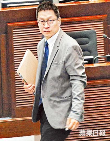 ■潘焯鴻昨日出席鐵路事宜小組委員會特別會議。張志華攝 ■潘焯鴻昨日出席鐵路事宜小組委員會特別會議。張志華攝