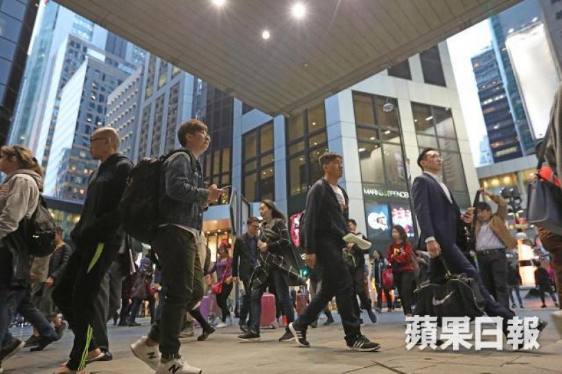 ■同一個人或出任多間企業的公司秘書。 ■同一個人或出任多間企業的公司秘書。