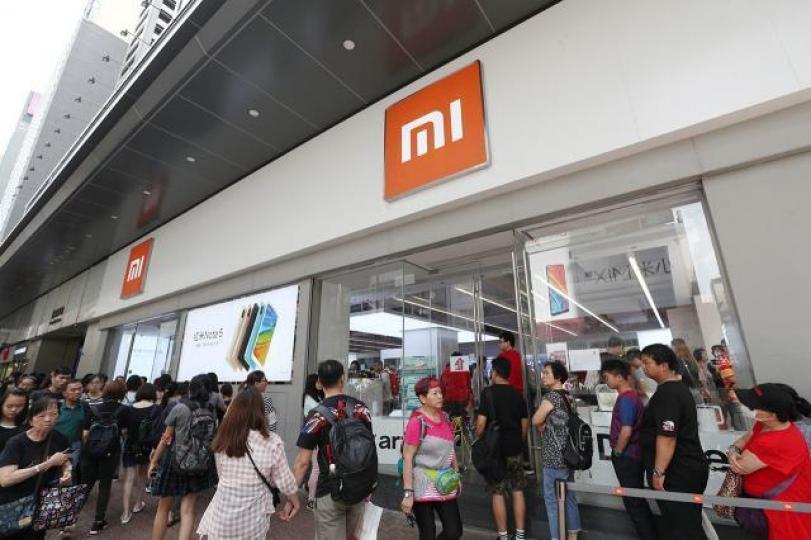 ■小米不獲納入港股通,相信係阿爺要等小米去番合理值至畀佢回歸A股。資料圖片 ■小米不獲納入港股通,相信係阿爺要等小米去番合理值至畀佢回歸A股。資料圖片