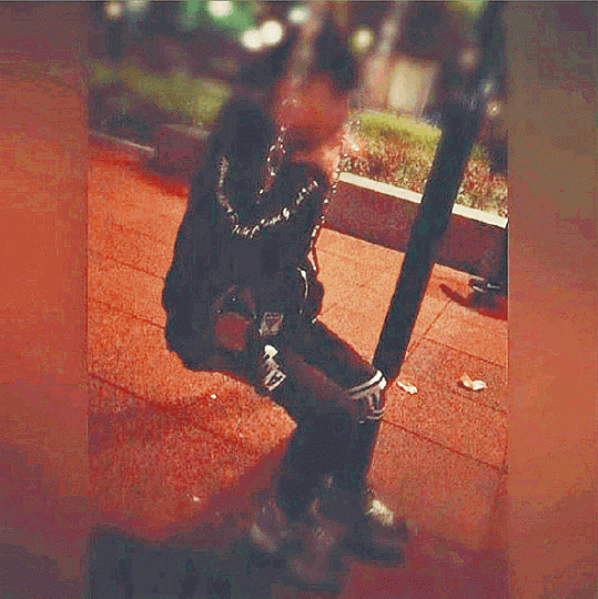 ■「被女爭」的銀仔指已發短訊慰問受傷女童。 ■「被女爭」的銀仔指已發短訊慰問受傷女童。