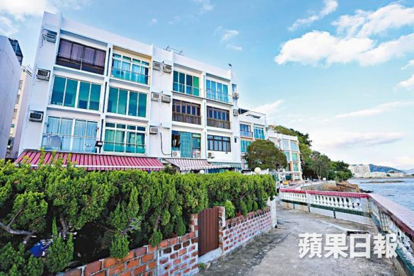 ■龍珠島別墅相連戶及四個天台,將於本月25日拍賣。資料圖片 ■龍珠島別墅相連戶及四個天台,將於本月25日拍賣。資料圖片