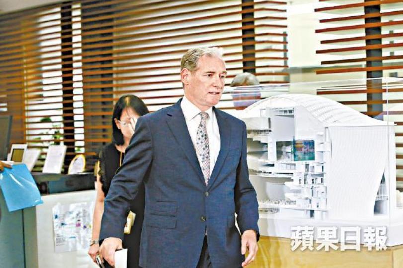 ■司徒澤民昨承認西九管理局去年2月開始直接向分判商支付款項。 ■司徒澤民昨承認西九管理局去年2月開始直接向分判商支付款項。