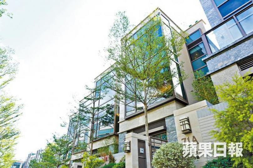 ■元朗洪水橋富豪.悅庭日前突將兩幢洋房減價最多近三成促銷。 ■元朗洪水橋富豪.悅庭日前突將兩幢洋房減價最多近三成促銷。