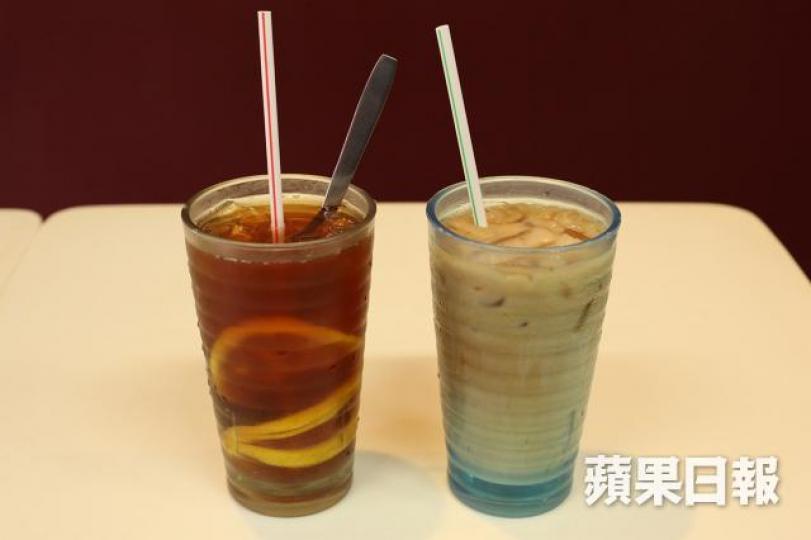 ■茶餐廳一向有凍飲加幾蚊的慣例,原因各有各說法。 資料圖片 ■茶餐廳一向有凍飲加幾蚊的慣例,原因各有各說法。 資料圖片