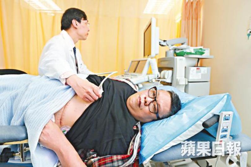 ■冼志文安裝了人工心臟,現時須定期到醫院觀察心臟功能。 ■冼志文安裝了人工心臟,現時須定期到醫院觀察心臟功能。