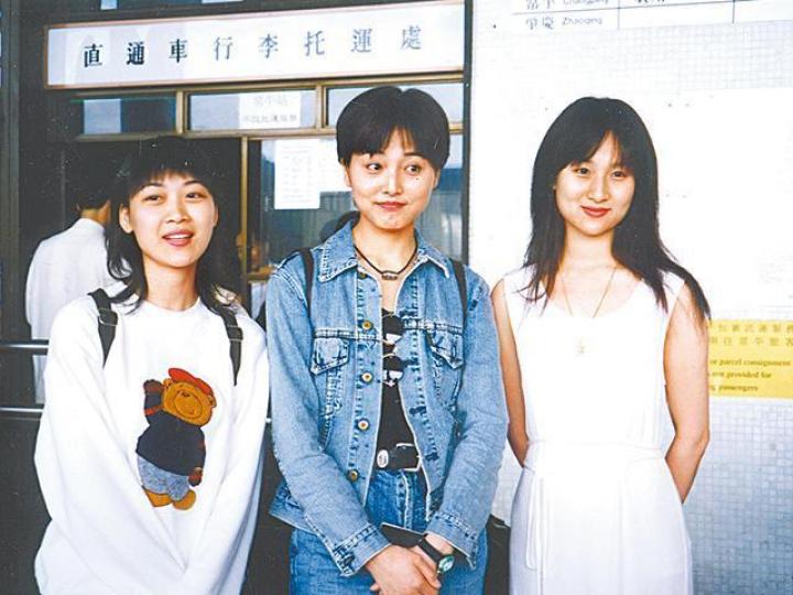 ■張延(中)同期實習學員有蔣文端(左)及蔡雲霞。 ■張延(中)同期實習學員有蔣文端(左)及蔡雲霞。