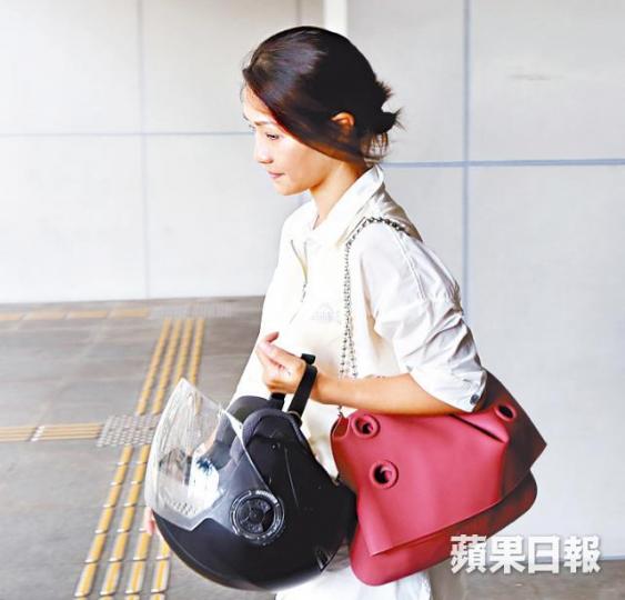 首被告嚴仕芯次被告黃冑