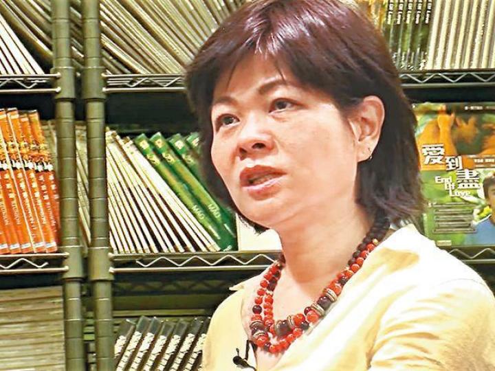 ■導演林淑貞在險被性侵後感到無助,事件已由香港電影工作者總會介入。互聯網圖片■香港電影工作者總會會長田啟文昨指會協助林淑貞解決此案。資料圖片■海口市公安局昨日發聲明指已拘捕疑犯,並會處理執法不當問題。■網劇《套路》自開拍以來一波多折,至上月才解決超支問題再度開鏡。微博圖片■鄭嘉穎送上安慰,並感恩林淑貞沒有受到傷害。劇照■林淑貞參與的電影作品不少,包括李連杰(中)及金城武(右)主演的《投名狀》。劇照 ■導演林淑貞在險被性侵後感到無助,事件已由香港電影工作者總會介入。互聯網圖片■香港電影工作者總會會長田啟文昨指會協助林淑貞解決此案。資料圖片■海口市公安局昨日發聲明指已拘捕疑犯,並會處理執法不當問題。■網劇《套路》自開拍以來一波多折,至上月才解決超支問題再度開鏡。微博圖片■鄭嘉穎送上安慰,並感恩林淑貞沒有受到傷害。劇照■林淑貞參與的電影作品不少,包括李連杰(中)及金城武(右)主演的《投名狀》。劇照