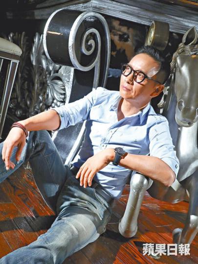 ■謝君豪認為自己正值壯年,冇諗過有退休嘅一日。■(左起)謝君豪喺舞台劇《奪命証人》入面同劉嘉玲、秦沛大鬥演技。資料圖片 ■謝君豪認為自己正值壯年,冇諗過有退休嘅一日。■(左起)謝君豪喺舞台劇《奪命証人》入面同劉嘉玲、秦沛大鬥演技。資料圖片