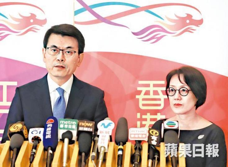 ■邱騰華表示以行政方式指配相關頻譜可縮短市場競投時間,加快5G服務推出。 譚德潤攝 ■邱騰華表示以行政方式指配相關頻譜可縮短市場競投時間,加快5G服務推出。 譚德潤攝