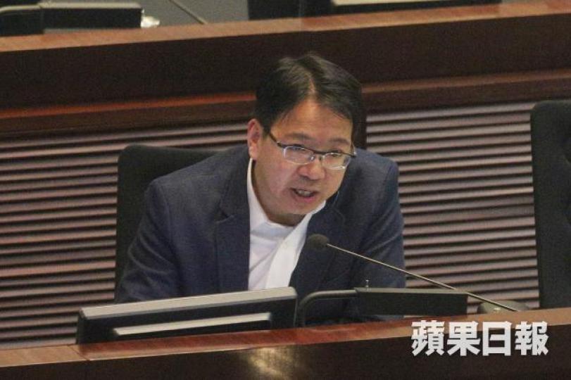■莫乃光認為銀行有責任幫助客戶解決問題,尤其銀通櫃員機在部份情況下無顯示收款人姓名,非常危險。資料圖片 ■莫乃光認為銀行有責任幫助客戶解決問題,尤其銀通櫃員機在部份情況下無顯示收款人姓名,非常危險。資料圖片